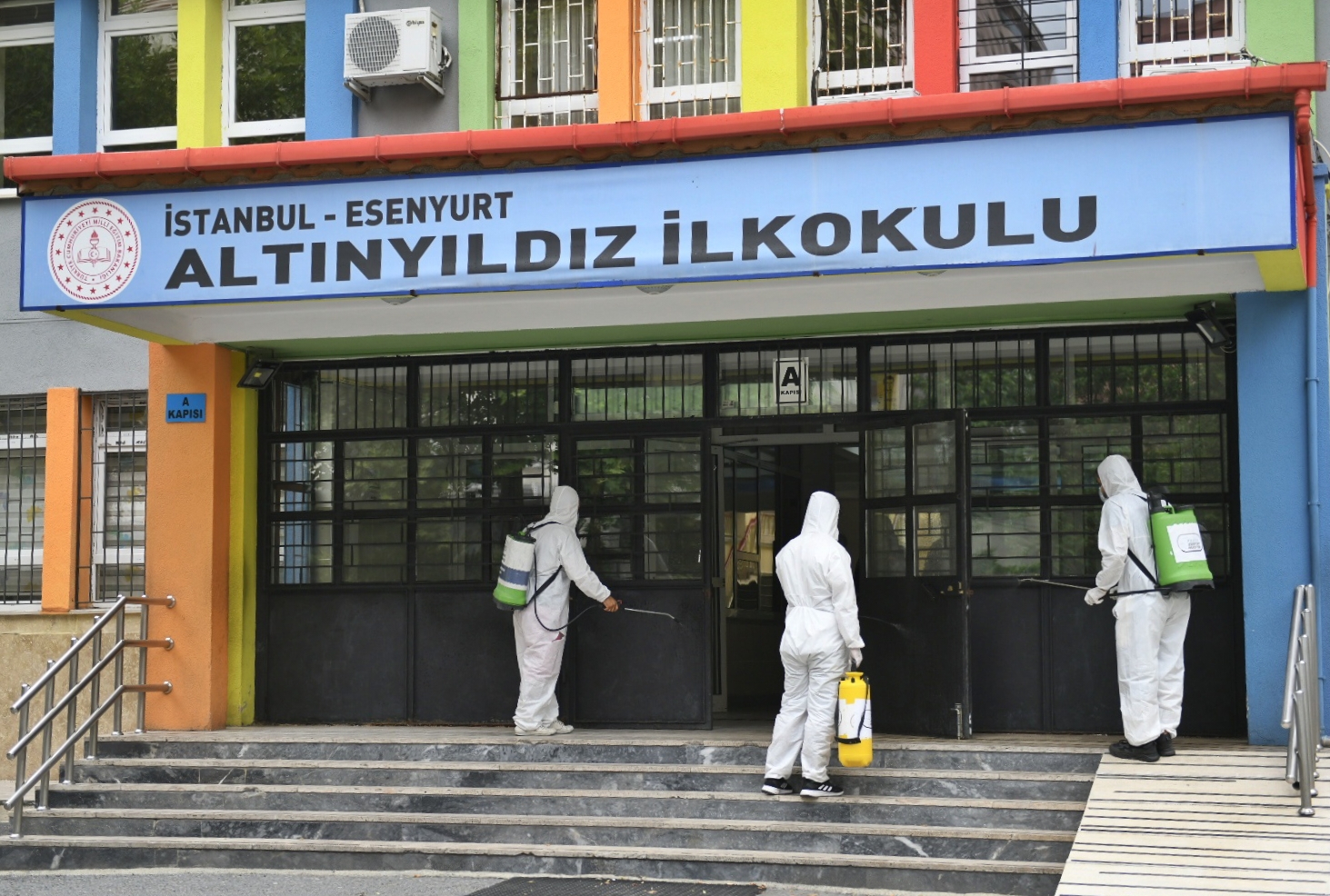 ESENYURT’TA LGS SINAVI ÖNCESİ OKULLAR DEZENFEKTE EDİLDİ