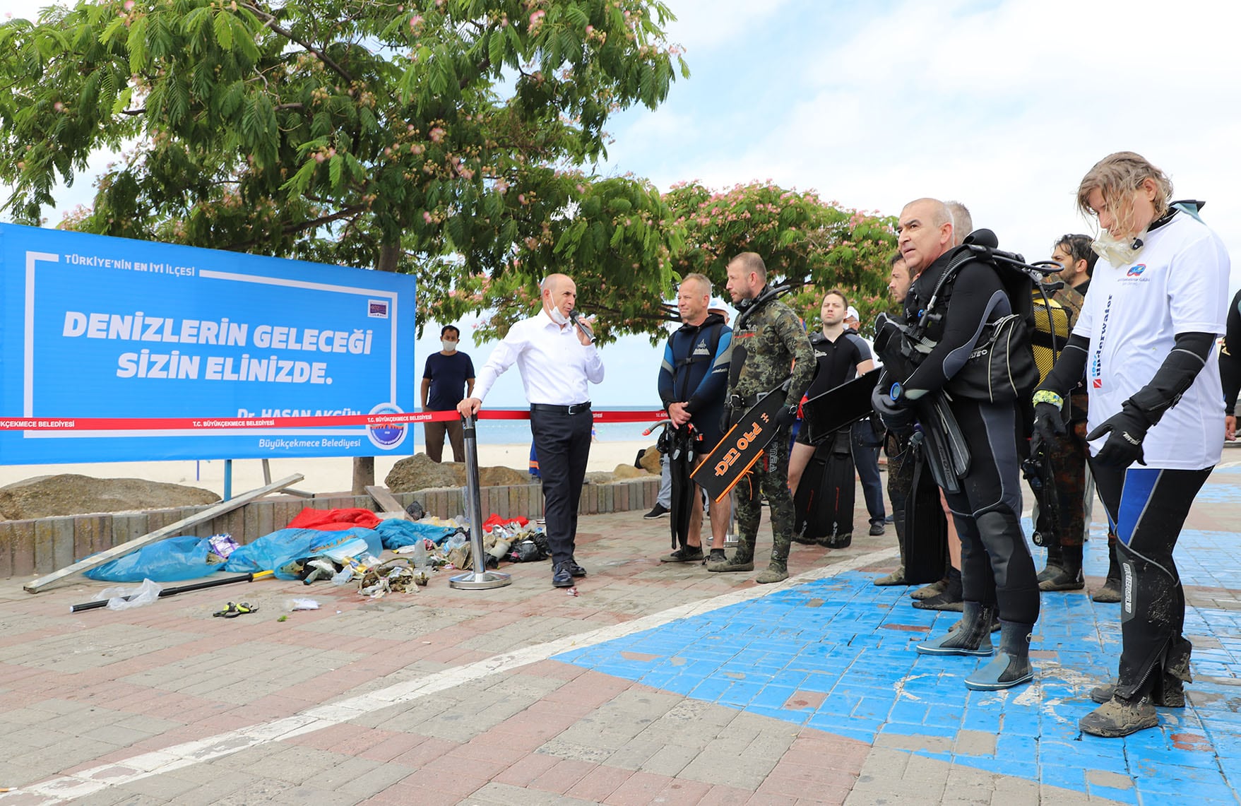 Büyükçekmece sahilinin temiz çıkması balık adamları mutlu etti