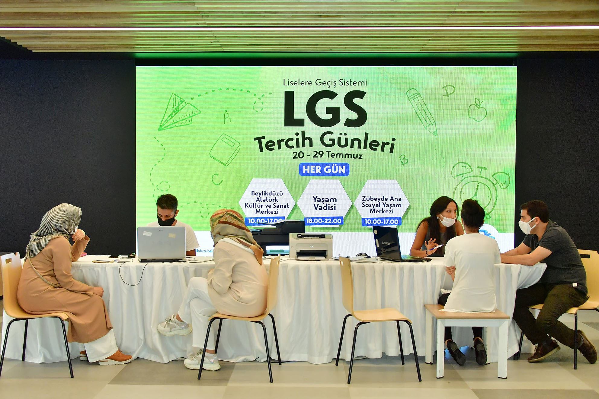 BEYLİKDÜZÜ’NDE LGS TERCİH GÜNLERİ BAŞLADI