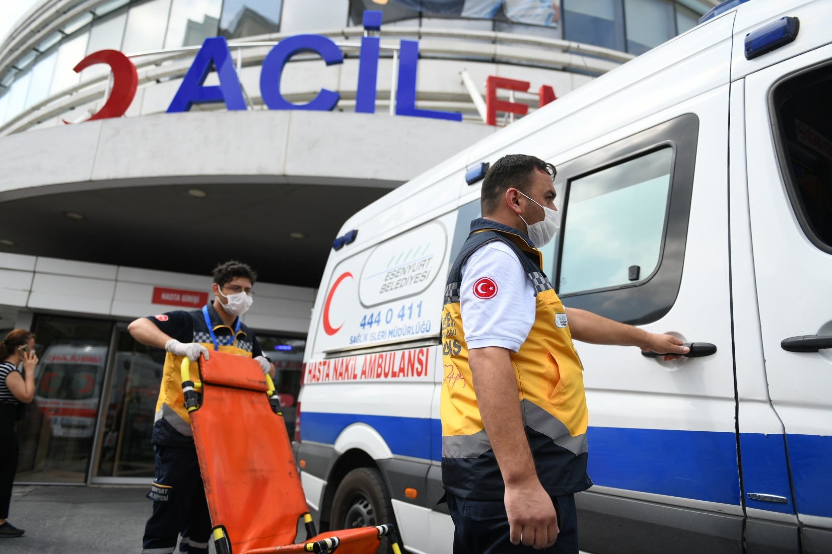 ESENYURT BELEDİYESİ’NDEN 7/24 HASTA NAKİL AMBULANSI HİZMETİ