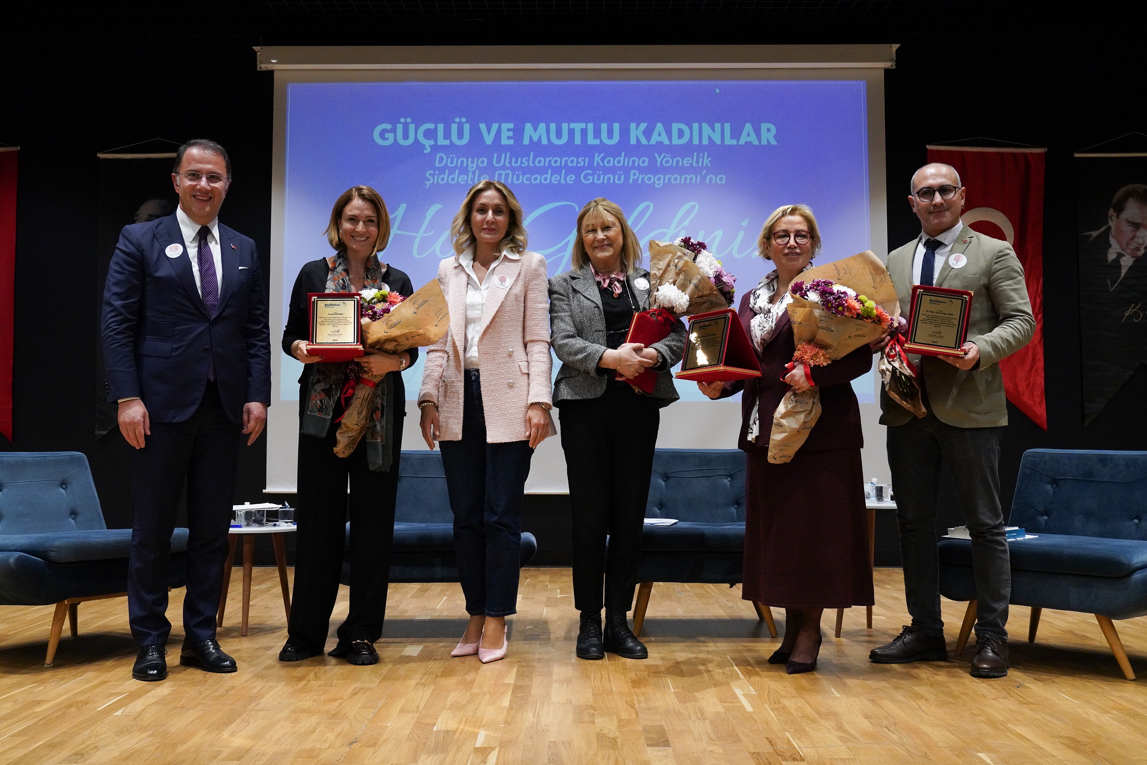 BEYLİKDÜZÜ’NDE “KADINA YÖNELİK ŞİDDETE HAYIR” PANELİ DÜZENLENDİ