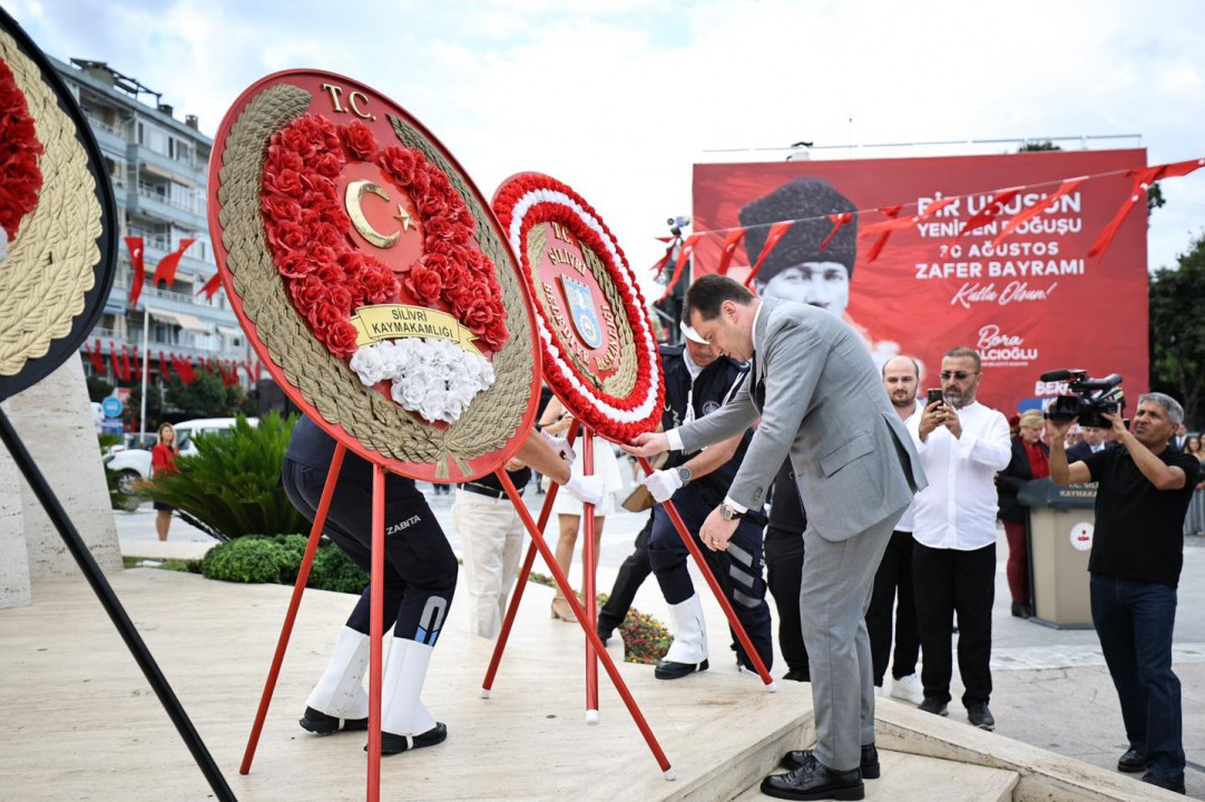 Başkan Balcıoğlu 30 Ağustos Zafer Bayramı’nda Atatürk Anıtı’na Çelenk Sundu