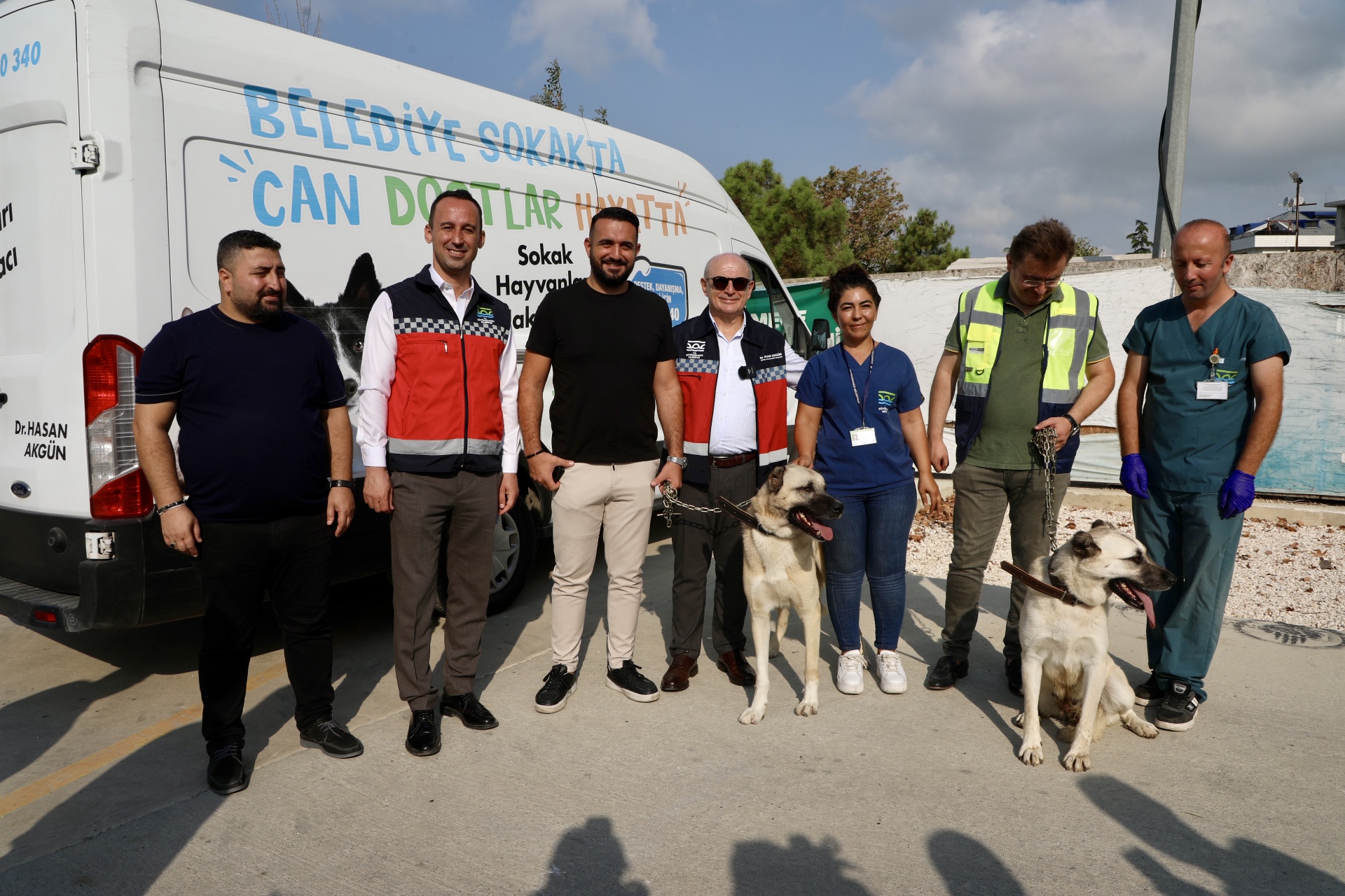 176 sokak köpeği bekçi köpeği oldu!