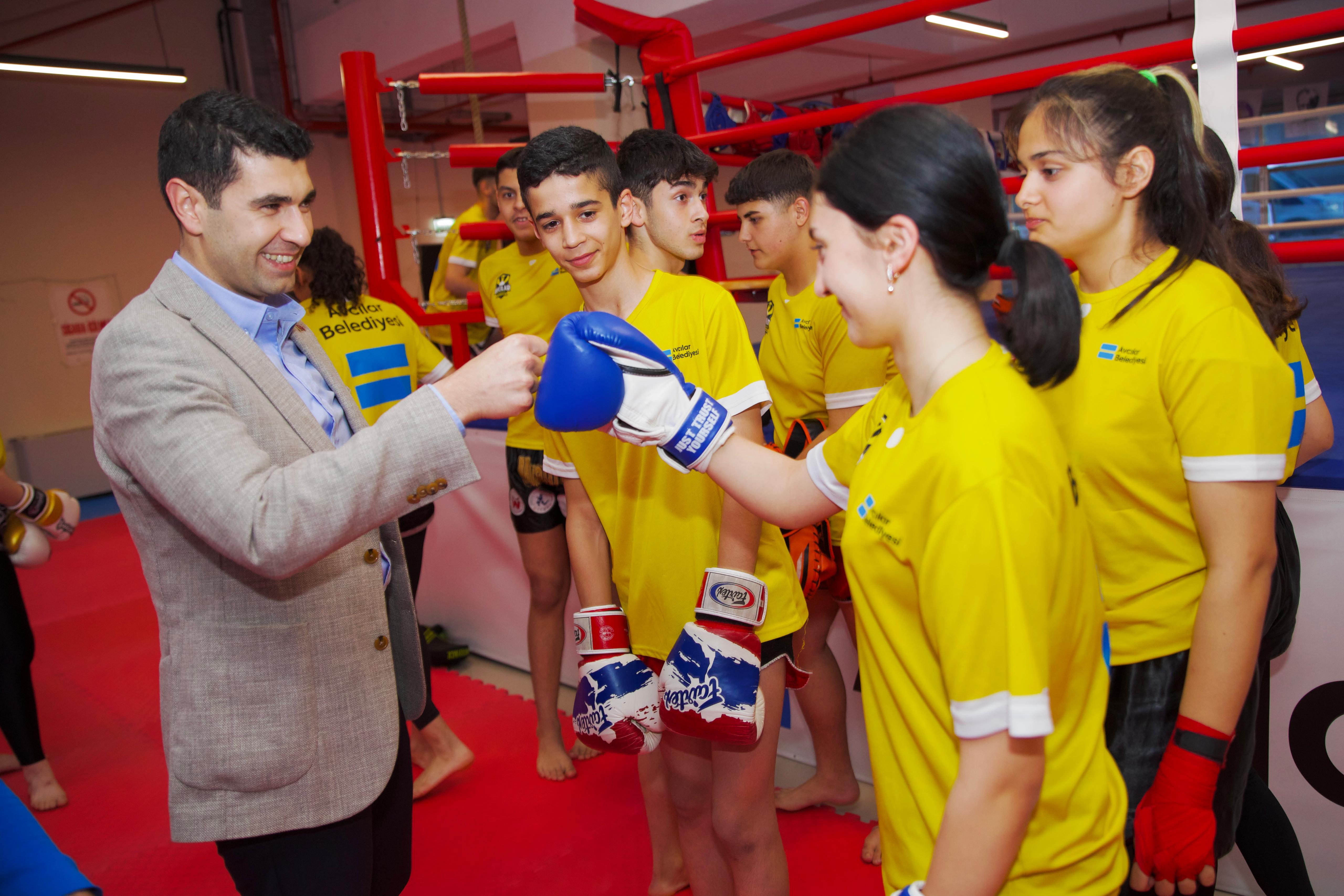 AVCILAR’DA ÇOCUKLAR YAZ KIŞ DEMEDEN SPORLA BULUŞUYOR