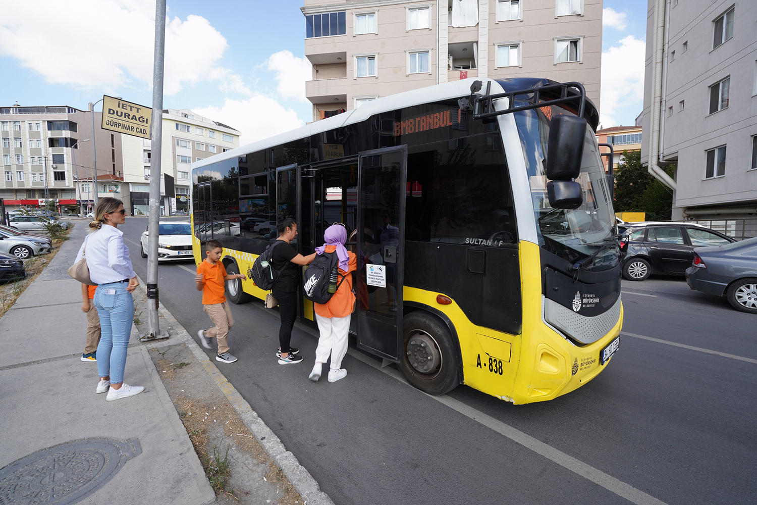 BEYLİKDÜZÜ’NÜN YENİ OTOBÜS HATLARI HİZMETE AÇILDI