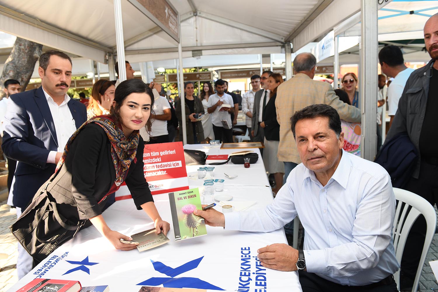 Başkan Özer, kitap gelirlerini SMA’lı çocuklara bağışlayacağını açıkladı