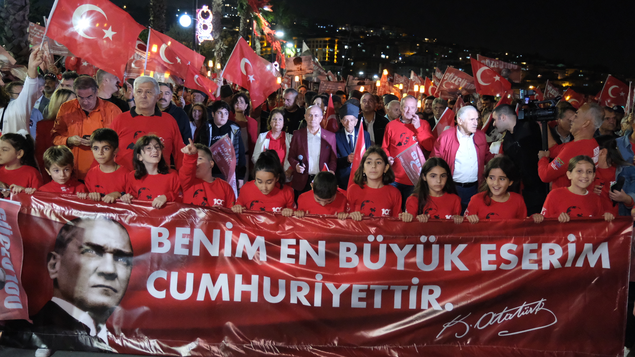 Başkan Akgün: Atatürk’ün gösterdiği aydınlık yolda inanç ve azimle yürümeye devam edeceğiz!