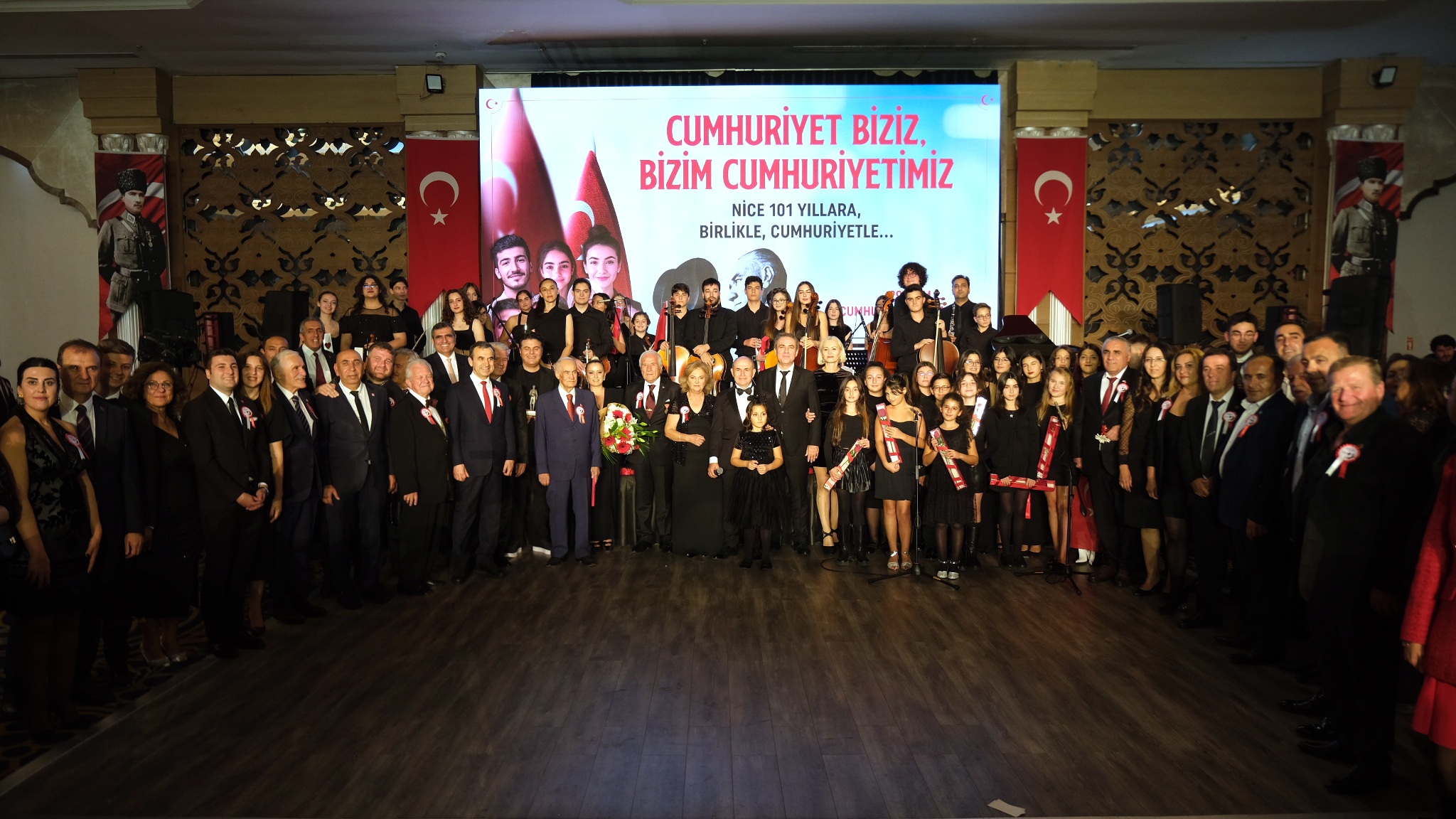 Cumhuriyet Balosu’nda 101. yıl coşkusu zirve yaptı